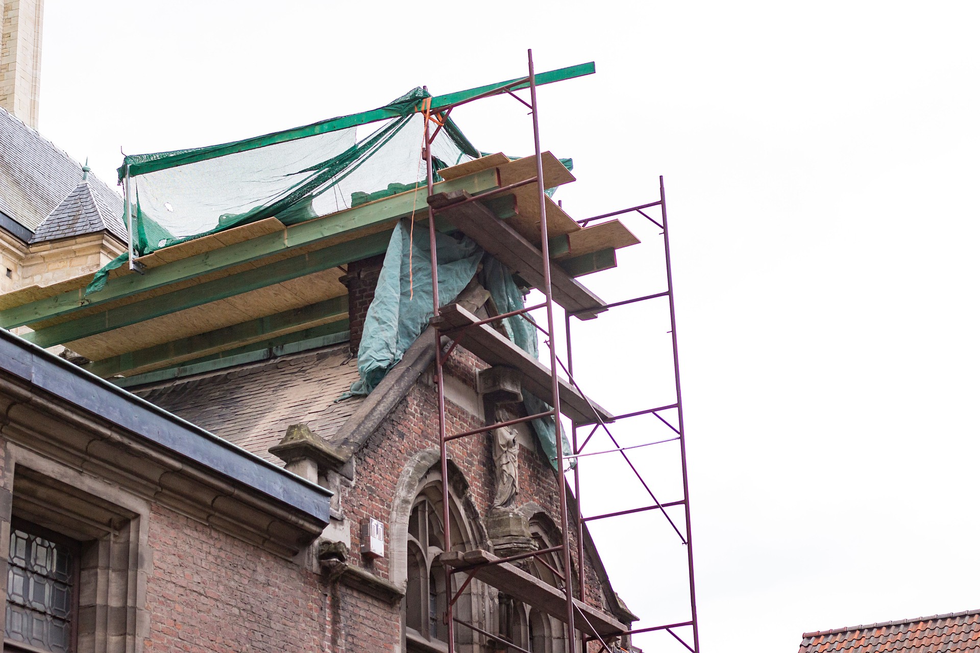 Restoring a church in Antwerp